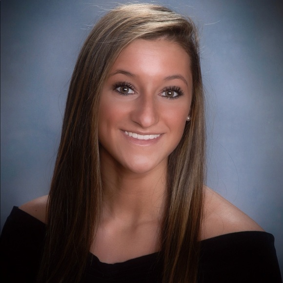 Meet your Posher, Abigail - Picture 1 of 1